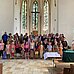 Kinder-, Jugend- Erwachsenenchor mit Lena Puschmann bekommen den verdienten Applaus für eine großartige Gesangsaufführung