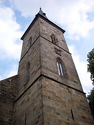 Kirchturm der Jakobi-Kirche, vom Kirchplatz aus