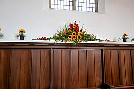 Sonnenblumengebinde in der Jakobi-Kirche