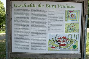 Die Geschichtstafel mit den Erläuterungen zur Burg Venhaus