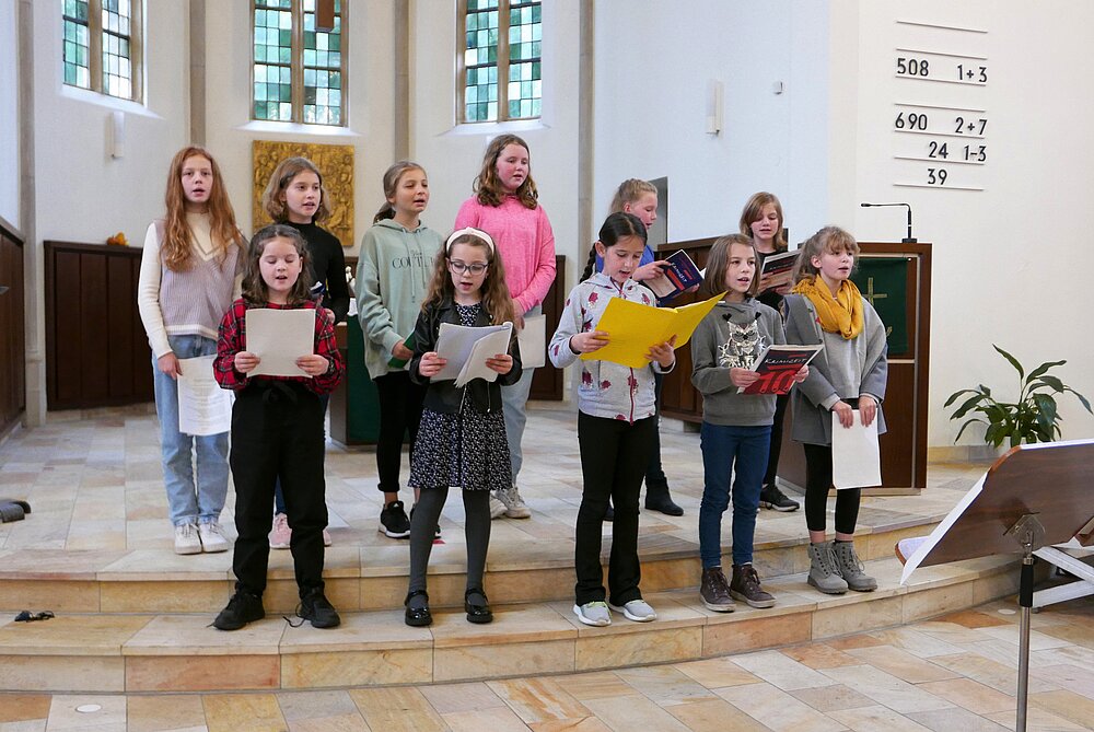 Der Kinderchor (10-12 Jährige) beim 2. Benefiz-Konzert